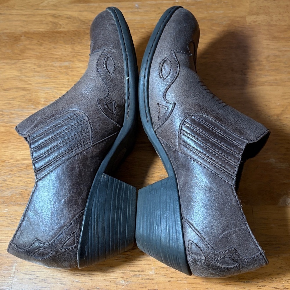 Born Amibeth women's brown leather western wingtip ankle booties. Size 10 - Picture 6 of 9